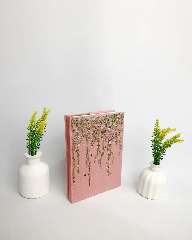 Book Blossom Veil Cascade