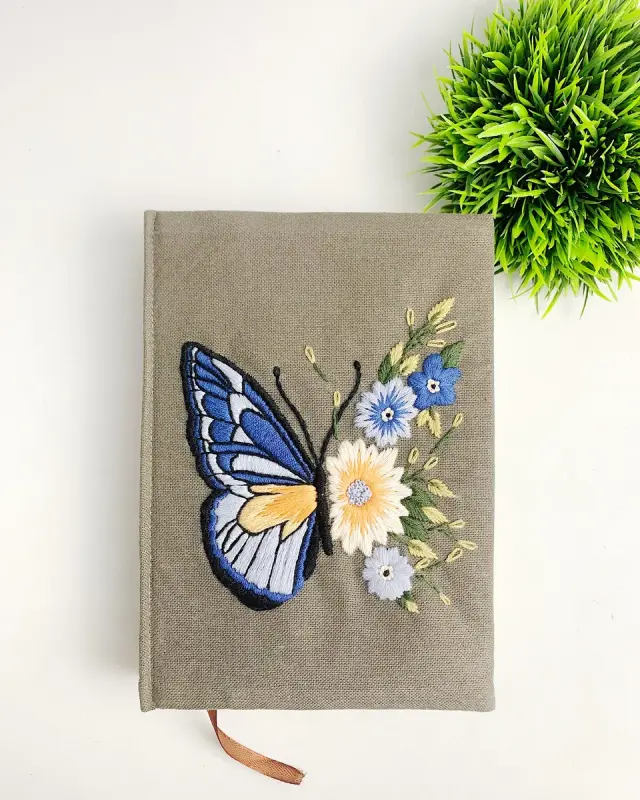 Book Butterfly Meadow Gleam