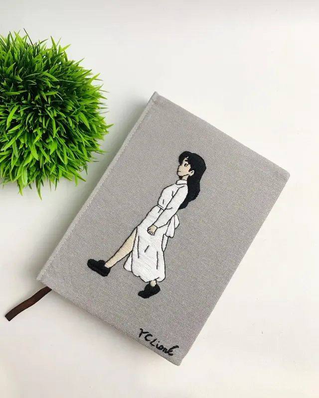 Book Pearl Silent Stroll