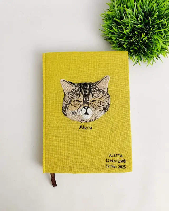 Book Golden Cat Keepsake