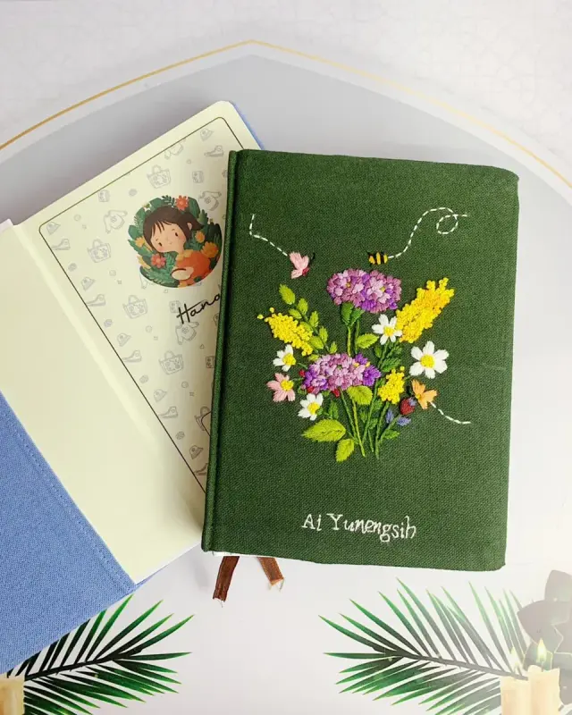 Book Verdant Butterfly Bouquet