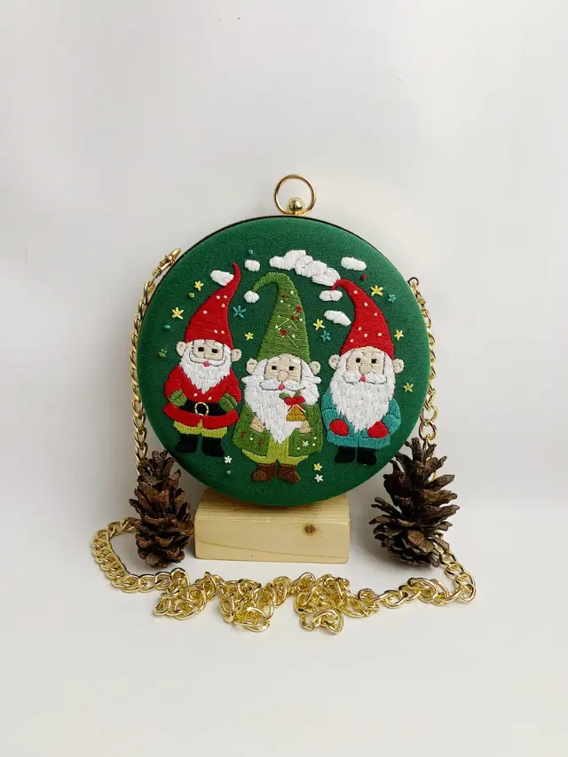 Clutch Bag Holly Gnome Parade