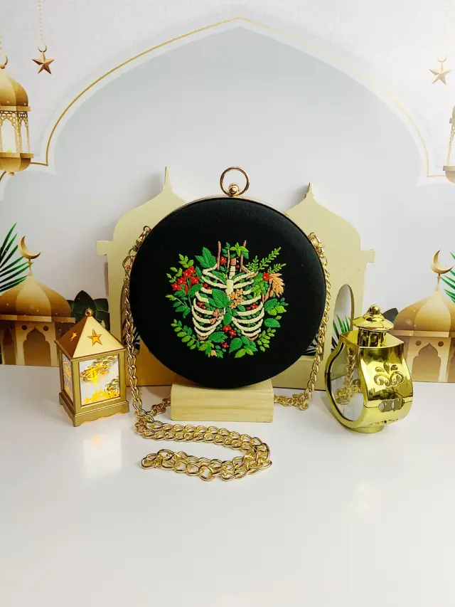 Clutch Bag Forest Bloom Anatomy