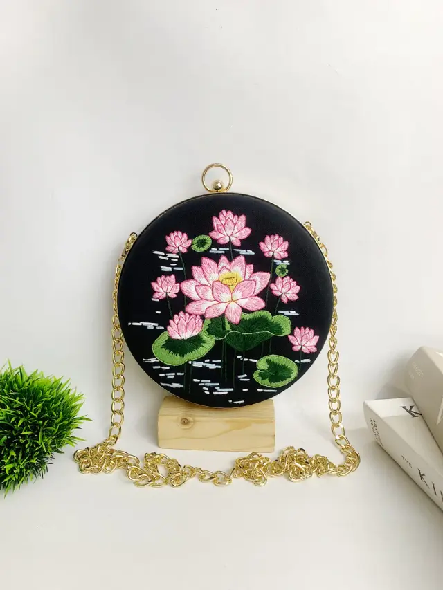 Clutch Bag Lotus Noir Harmony