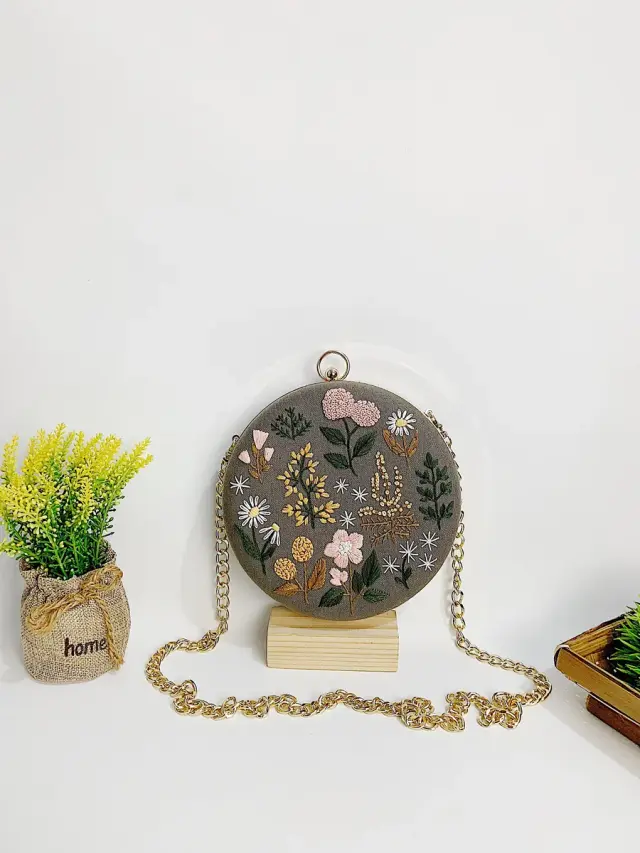 Clutch Bag Taupe Wildflower Charm