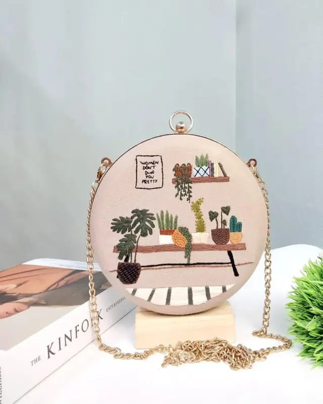 Clutch Bag Botanical Corner Story