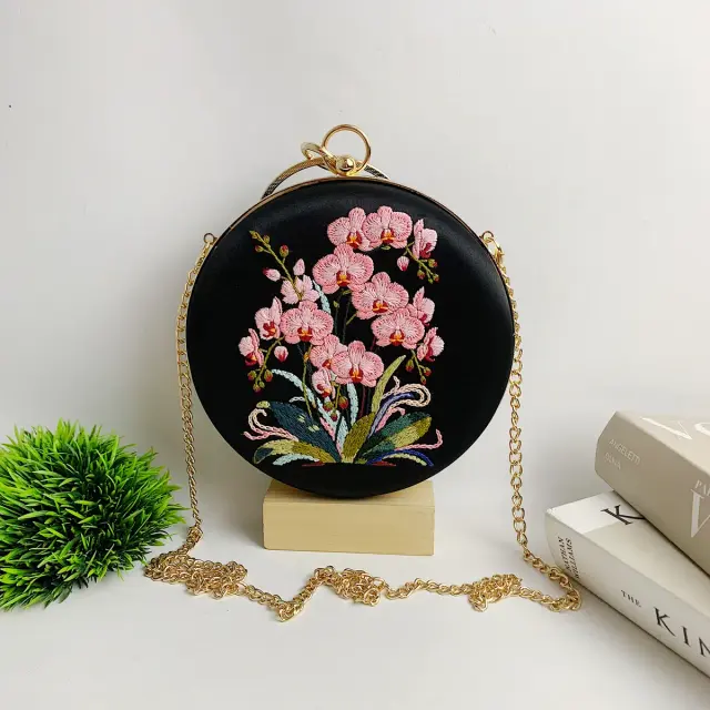 Clutch Bag Noir Orchid Cascade