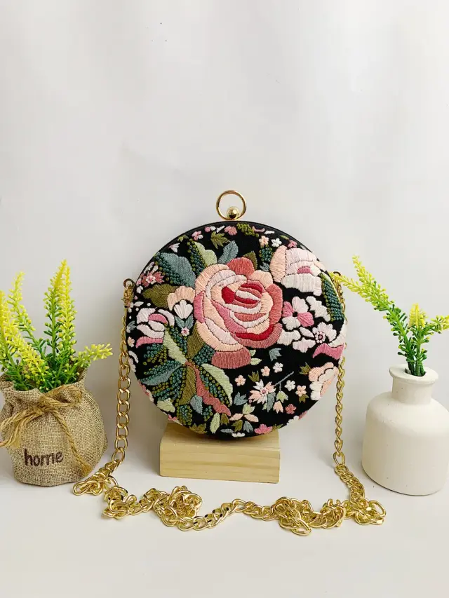 Clutch Bag Noir Rose Tapestry