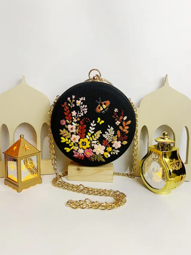 Clutch Bag Noir Meadow Flutter