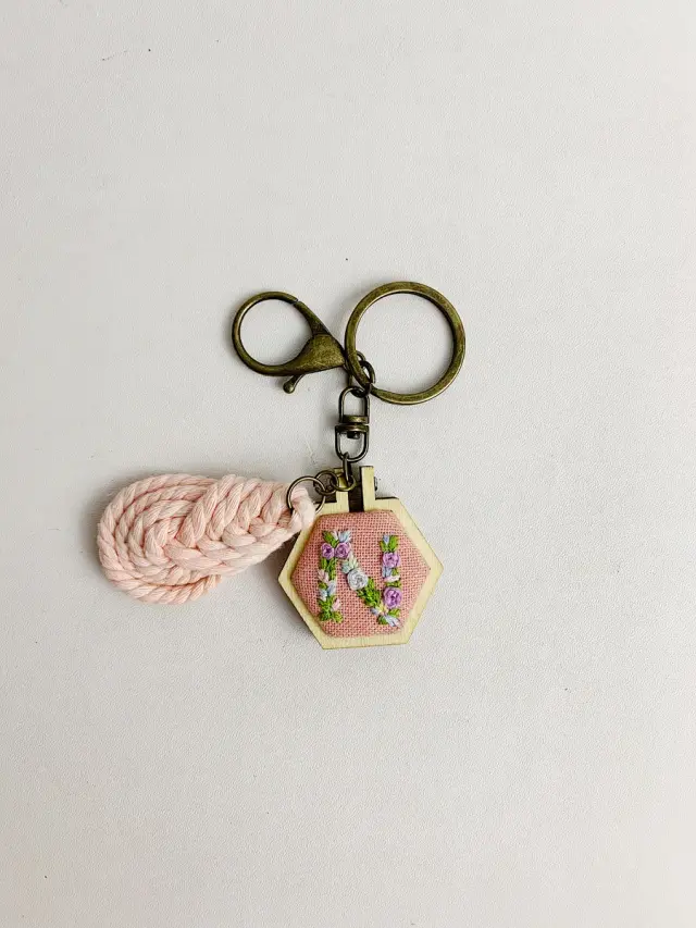 Key Chain Floral Initial N