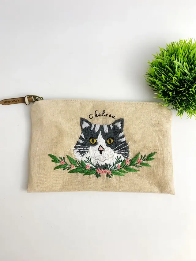 Pouch Chelsea’s Portrait