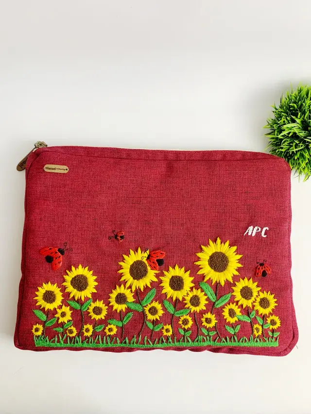 Pouch Golden Hour Garden