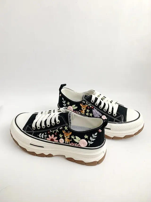 Shoes Spring Wreath Pom Lace