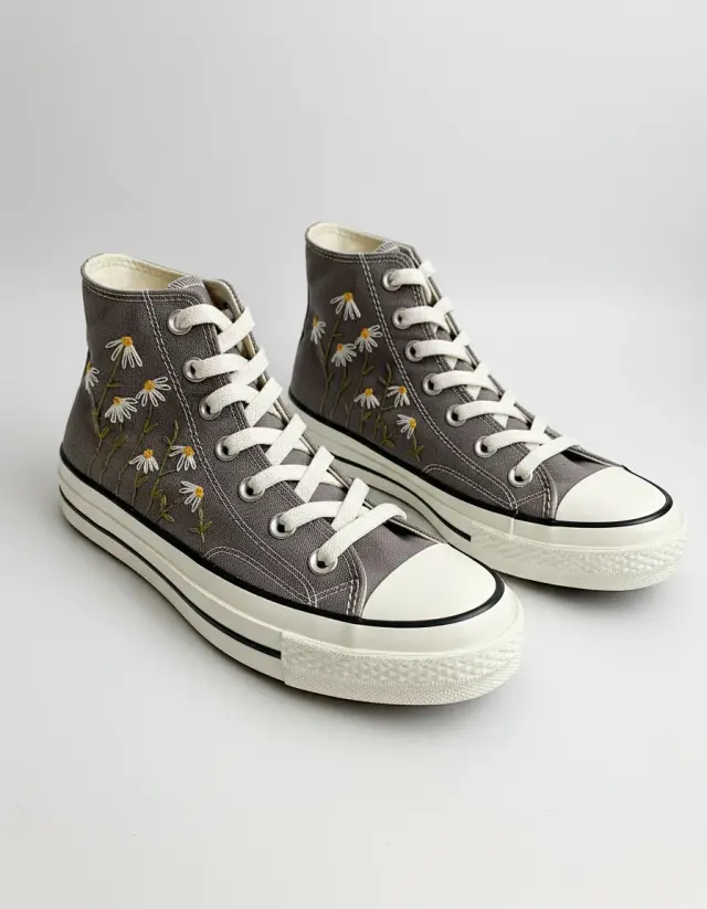 Shoes Royal Garland Pup