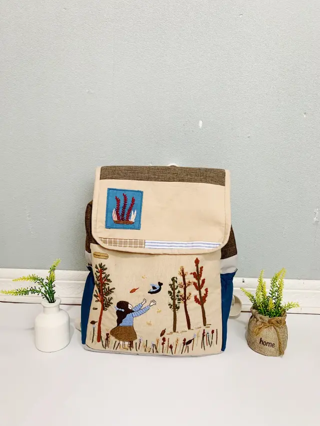 Backpack Autumn Sparrow Tale