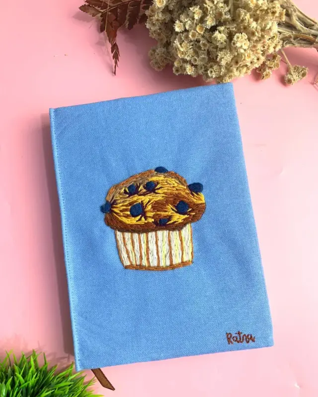 Book Blueberry Muffin