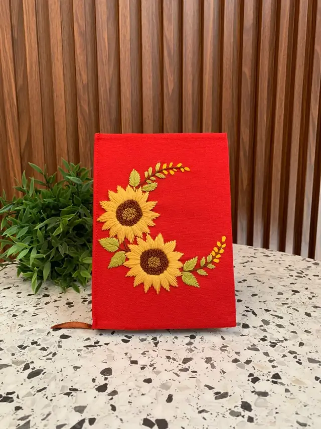 Book Red Sun Flower